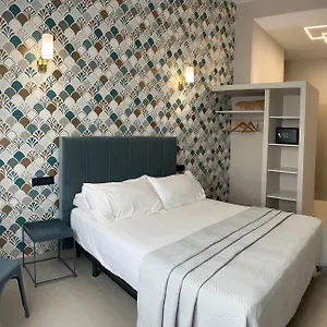 Apartahotel La Lipa, Almáchar